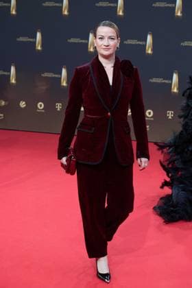 Nina GUMMICH, singer, red carpet, red carpet show, arrival, arrival, German Television Award, German Television Award 2023, German Television Award 2023 at MMC Studios Cologne, on 28 09 2023