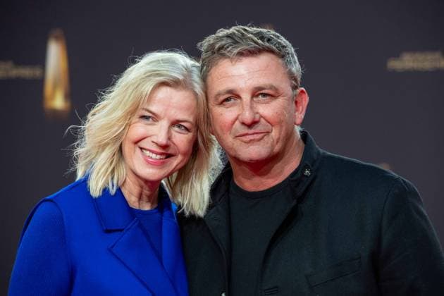 Hans SIGL, actor, and wife Susanne SIGL, singer, red carpet, red carpet show, arrival, arrival, German Television Award ceremony, The German Television Award 2023, German Television Award 2023 at MMC Studios Cologne, on 28 09 2023
