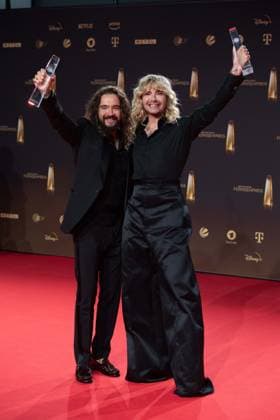 Award winners Tom and Bill KAULITZ, musician Saenger, Tokio Hotel, category Best Entertainment Show, Thats my Jam, German Television Award ceremony, The German Television Award 2023, German Television Award 2023 in the MMC Studios Cologne, on 28 09 2023.