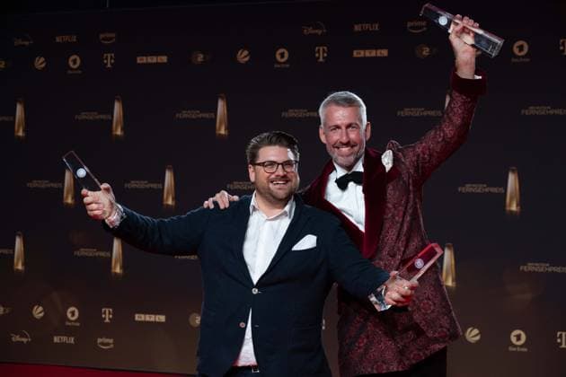 Laureates v l Andreass LECHNER, editor, and Sebstian PUFPAFF, presenter, category Best Comedy Late Night, TV Total, German Television Award ceremony, The German Television Award 2023, German Television Award 2023 at MMC Studios Cologne, on 28 09 2023
