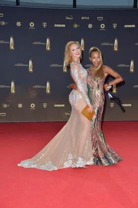 Anna Ermakova with her mother Angela Ermakova at the German Television Award ceremony in Cologne 28 09 2023