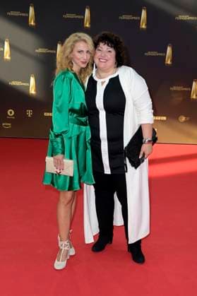 Meltem Kaptan with sister Derya at the German Television Award 2023 ceremony at MMC Studios Cologne, 28 09 2023 Foto:xF.xKernx xFuturexImagex fernsehpreis_3643