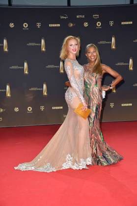 Anna Ermakova with her mother Angela Ermakova at the award ceremony of the German Television Award on 28 09 2023 in Cologne German Television Award 2023 in Cologne