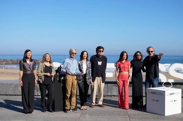 September 29, 2023, Madrid, Madrid, Spain: Victor Erice, Jose Coronado, Ana Torrent, Maria Leon, Petra Martinez, Mario Pardo, Helena Miquel, Venecia Franco attended Cerrar los ojos and Donostia Award Photocall during 71st San Sebastian International Film Festival at Kursaal Palace on September 29, 2023 in Donostia San Sebastian, Spain Madrid Spain - ZUMAg15_ 20230929_zaf_g15_023 Copyright: xJackxAbuinx