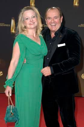 Wolfram Kons with wife Alexa Apermann at the German Television Award 2023 ceremony at MMC Studios Cologne, 28 09 2023 Foto:xF.xKernx xFuturexImagex fernsehpreis_3766