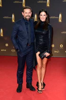 Klaas Heufer Umlauf with wife Doris Golpashin at the German Television Award 2023 ceremony at MMC Studios Cologne, 28 09 2023 Foto:xF.xKernx xFuturexImagex fernsehpreis_3798