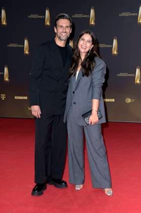 Tom Beck with wife Chryssanthi Kavazi at the German Television Award 2023 ceremony at MMC Studios Cologne, 28 09 2023 Foto:xF.xKernx xFuturexImagex fernsehpreis_3893