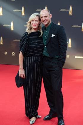 Anna SCHUDT, actress, Moritz FUEHRMANN, actor, Führmann, red carpet, red carpet show, arrival, arrival, German Television Award, German Television Award 2023, German Television Award 2023 at MMC Studios Cologne, on 28 09 2023