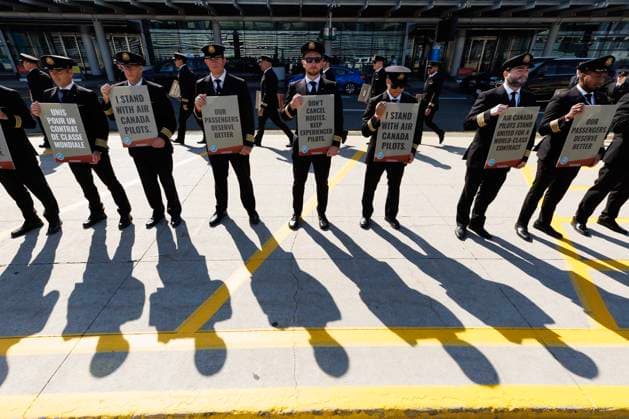 September 29, 2023, TORONTO, ON, Canada: Air Canada pilots stage a demonstration outside Pearson International Airport in Toronto, as the union is calling for an updated contract for the pilots, Friday, Sept. 29, 2023. TORONTO Canada  - ZUMAc35_ 20230929_zaf_c35_033 Copyright: xColexBurstonx