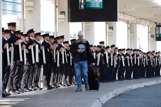 September 29, 2023, TORONTO, ON, Canada: Air Canada pilots stage a demonstration outside Pearson International Airport in Toronto, as the union is calling for an updated contract for the pilots, Friday, Sept. 29, 2023. TORONTO Canada  - ZUMAc35_ 20230929_zaf_c35_034 Copyright: xColexBurstonx