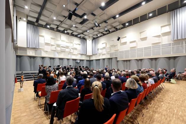 District Administrator Andreas Mueller Müller SPD Mi speaks to the guests guests , Official Opening Opening , new rehearsal hall, new rehearsal house, House of Music of the Philharmonic South Westphalia South Westphalia in the Oranienstrasse in Siegen Philharmonic South Westphalia House of Music on 28 09 2023 in Siegen Germany USE ONLY EDITORIAL