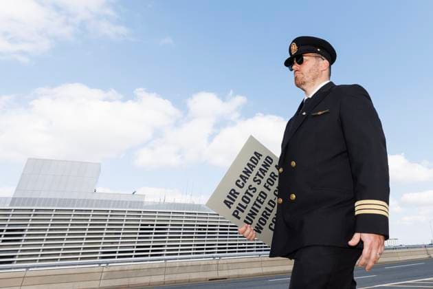 September 29, 2023, TORONTO, ON, Canada: Air Canada pilots stage a demonstration outside Pearson International Airport in Toronto, as the union is calling for an updated contract for the pilots, Friday, Sept. 29, 2023. TORONTO Canada  - ZUMAc35_ 20230929_zaf_c35_039 Copyright: xColexBurstonx