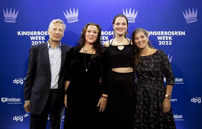 AMSTERDAM - Sanne Rooseboom and Sophie Pluim on the red carpet prior to the Children s Book Ball. During the event, the Golden Pencil and the Golden Pencil were awarded, among other things. ANP RAMON VAN FLYMEN netherlands out - belgium out  Copyright: xx x479714456x originalFilename: 479714456.jpg