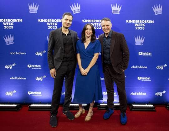 AMSTERDAM - Edward van de Vendel, Djenne Fila and Anoush Elman on the red carpet prior to the Children s Book Ball. During the event, the Golden Pencil and the Golden Pencil were awarded, among other things. ANP RAMON VAN FLYMEN netherlands out - belgium out  Copyright: xx x479714487x originalFilename: 479714487.jpg