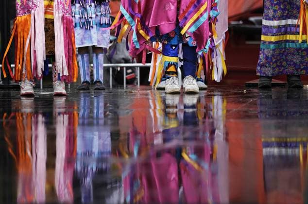 September 30, 2023, Calgary, AB, CANADA: Indigenous dancers perform during the Truth and Reconciliation Day ceremonies in Calgary on Saturday, September 30, 2023. Calgary CANADA  - ZUMAc35_ 20230930_zaf_c35_021 Copyright: xToddxKorolx