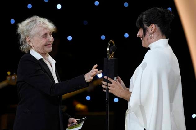 Claire Denis and Jaione Camborda at the award ceremony at the 71 International Film Festival San Sebastian Festival Internacional de Cine de San Sebastian at the Kursaal San Sebastian, 30 09 2023 Foto:xC.xNiehausx xFuturexImagex preisverleihung_3934