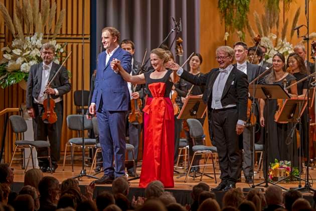 30 09 2023, International Classical Festival Festival of Nations 2023, at the Kurhaus Bad Wörishofen in Unterallgäu, opera singer Tarek Nazmi li, bass and soprano Diana Damrau mitte, GER with the Münchner Rundfunkorchester and conductor Pavel Baleff re 30 09 2023, Classical Festival Bad Wörishofen 30 09 2023, Classical Festival Bad Wörishofen