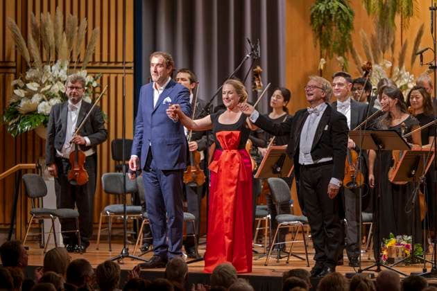 30 09 2023, International Classical Festival Festival of Nations 2023, at the Kurhaus Bad Wörishofen in Unterallgäu, opera singer Tarek Nazmi li, bass and soprano Diana Damrau mitte, GER with the Münchner Rundfunkorchester and conductor Pavel Baleff re 30 09 2023, Classical Festival Bad Wörishofen 30 09 2023, Classical Festival Bad Wörishofen