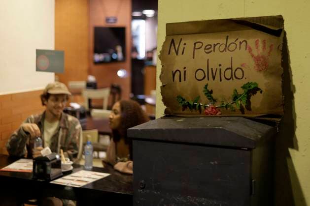 October 2, 2023, Mexico City, Mexico: A poster commemorating the Tlatelolco massacre in 1968 left outside a cafe in Mexico City. on October 2, 2023 in Mexico City, Mexico Mexico City Mexico - ZUMAe321 20231002_zia_e321_044 Copyright: xLuisxBarronx