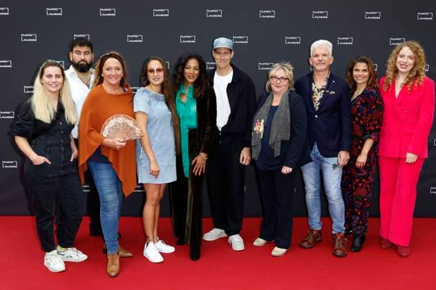 Bilder des Jahres 2023, Entertainment 10 Oktober Entertainment Themen der Woche KW40 Gäste, Jose Barros Moncada, Lo Rivera, Yasmin Knoch, Marc Hosemann, Bettina Stucky, Heinz Strunk, Katharina Wackernagel und Julia Jendroßek bei der Premiere der Amazon Prime Video-Serie Last Exit Schinkenstraße auf dem 31. Filmfest Hamburg 2023 im Cinemaxx Dammtor. Hamburg, 02.10.2023 *** Guests, Jose Barros Moncada, Lo Rivera, Yasmin Knoch, Marc Hosemann, Bettina Stucky, Heinz Strunk, Katharina Wackernagel and Julia Jendroßek at the premiere of the Amazon Prime Video series Last Exit Schinkenstraße at the 31 Filmfest Hamburg 2023 at the Cinemaxx Dammtor Hamburg, 02 10 2023 Foto:xC.xTamckex xFuturexImagex schinkenstrasse_3001