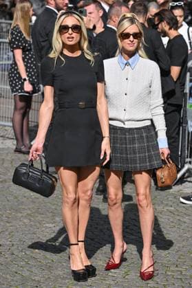 Bilder des Jahres 2023, Entertainment 10 Oktober Entertainment Themen der Woche KW40 Entertainment Bilder des Tages PFW Miu Miu Arrivals Paris Hilton, Nicky Hilton attending the Miu Miu SS 24 show during Paris Fashion Week on October 3, 2023 in Paris, France. Photo by Julien Reynaud APS-Medias ABACAPRESS.COM Paris France  Copyright: xReynaudxJulien APS-Medias ABACAx 870341_034 ReynaudxJulien APS-Medias ABACAx 870341_034