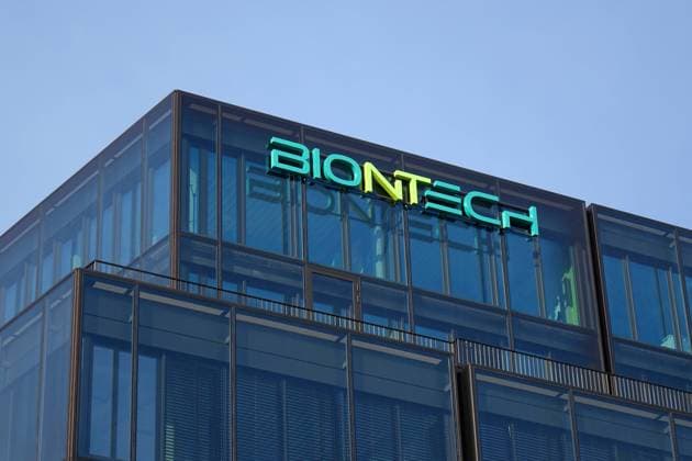Geschäftsstelle von Biontech in Berlin Geschäftsstelle von Biontech in Berlin, 02.10.2023 Mitte, Voltairestrasse, Berlin, Eine Geschäftsstelle von Biontech befindet sich in der Voltairestrasse von Berlin. *** Office of Biontech in Berlin Office of Biontech in Berlin, 02 10 2023 Mitte, Voltairestrasse, Berlin, An office of Biontech is located in Voltairestrasse of Berlin.