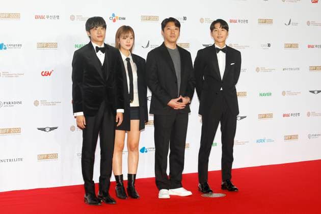 October 4, 2023, BUSAN, SOUTH KOREA: Oct 4, 2023-Busan, South Korea-From Left Actor Hong Sa Bin, Actress Kim Hyeong Seo, Director Kim Chang Hoon, Actor Song Joong Ki pose for photowall during the 28th Busan International Film Festival Red Carpet Event at Busan Cinema Center in Busan, South Korea BUSAN SOUTH KOREA - ZUMAr168 20231004_aap_r168_008 Copyright: xRyuxSeung-Ilx
