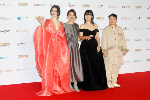 October 4, 2023, BUSAN, SOUTH KOREA: Oct 4, 2023-Busan, South Korea-From Left Actress Fan Bingbing, Producer Liu Ziyi, Actress Lee Joo Yeong, Director Han Shuai pose for photowall during the 28th Busan International Film Festival Red Carpet Event at Busan Cinema Center in Busan, South Korea BUSAN SOUTH KOREA - ZUMAr168 20231004_aap_r168_015 Copyright: xRyuxSeung-Ilx