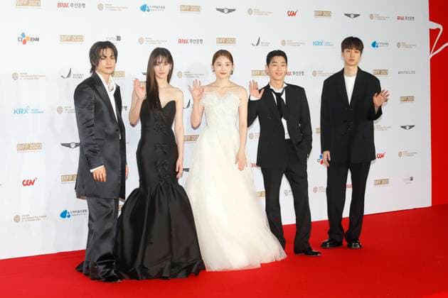 October 4, 2023, BUSAN, SOUTH KOREA: Oct 4, 2023-Busan, South Korea-From Left Actor Kim Ji Hoon, ActressJeong Jong Seo, Actress Park Yu Lim, Musician Grey, Director Lee Choong Hyun pose for photowall during the 28th Busan International Film Festival Red Carpet Event at Busan Cinema Center in Busan, South Korea BUSAN SOUTH KOREA - ZUMAr168 20231004_aap_r168_017 Copyright: xRyuxSeung-Ilx