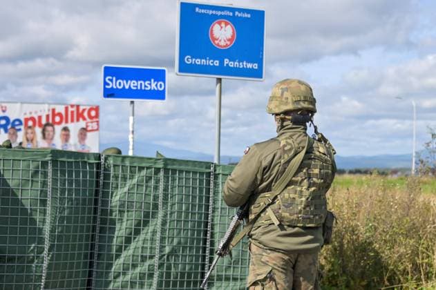 Bilder des Jahres 2023, News 10 Oktober News Themen der Woche KW40 Closed border crossing Chocholow Chocho³ów, October 4, 2023. The army and police are guarding the border crossing closed to traffic. 810841042  0810841042