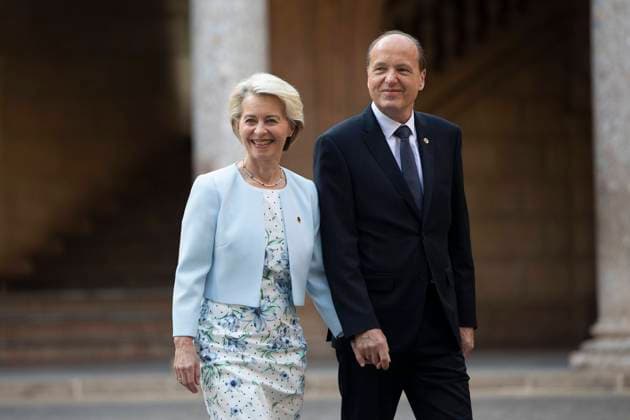 Arrival of political leaders at the gala reception held at the Alhambra during the European Summit in Granada, Spain, October 5, 2023. Ursula Von Der Leyen and Heiko Echter LLegada de los lideres politicos a la recepcion de gala celebrada en la Alhambra durante la Cumbre de Europa en Granada, Espana, 05 de Octubre de 2023 900 Cordon Press Cordon Press *** Arrival of political leaders at the gala reception held at the Alhambra during the European Summit in Granada, Spain, October 5, 2023 Ursula Von Der Leyen and Heiko Echter Arrival of political leaders at the gala reception held at the Alhambra during the European Summit in Granada, Spain, October 5, 2023 900 Cordon Press Cordon Press  900 CordonxPress Gala reception held at the Alhambra during the European Summit