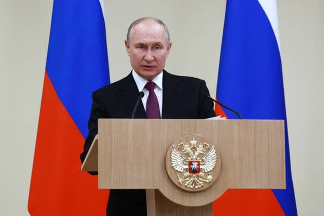 Russia Uzbekistan Kazakhstan 8531846 07.10.2023 Russian President Vladimir Putin delivers a speech during a meeting with Uzbek President Shavkat Mirziyoyev and Kazakh President Kassym-Jomart Tokayev at the Novo-Ogaryovo state residence, outside Moscow, Russia. Vyacheslav Prokofyev POOL Novo-Ogaryovo Moscow region Russia  Copyright: xVyacheslavxProkofyevx