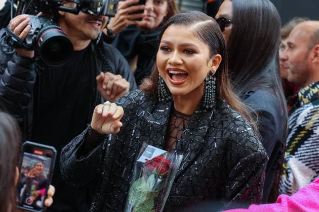PFW - Valentino Womenswear Spring-Summer 2023 - Arrivals NB Zendaya Coleman arrived at Valentino Womenswear Spring Summer 2023 show as part of Paris Fashion Week on October 02, 2022 in Paris, France. Photo by Nasser Berzane ABACAPRESS.COM Paris France  Copyright: xBerzanexNasser ABACAx 826860_081 BerzanexNasser ABACAx 826860_081