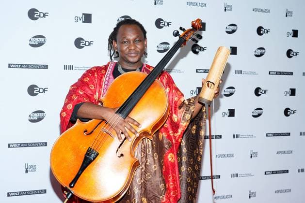 Bilder des Jahres 2023, Entertainment 10 Oktober Entertainment Themen der Woche KW40 Entertainment Bilder des Tages Abel Selaocoe bei der Opus Klassik 2023 Verleihung am 8.10.2023 in Berlin Opus Klassik 2023 in Berlin *** Abel Selaocoe at the Opus Klassik 2023 award ceremony on 8 10 2023 in Berlin Opus Klassik 2023 in Berlin 