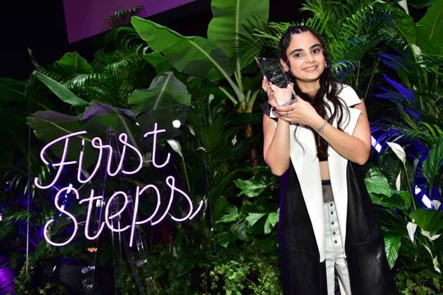 First Steps Award 2023 Götz George young talent award, Bayan Layla awarded best young actress First Steps Award at the Stage Theater des Westens its clear the stage for Germanys most talented young filmmakersF in Berlin, on 08 10 2023 Photopress Mueller
