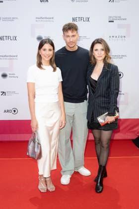 Award First Steps 2023 Aylin Tezel, Vladimir Burlakov and Natalia Rudziewicz at the First Steps Award at the Stage Theater des Westens on 09 10 2023 in Berlin Copyright: xEventpressxKochanx