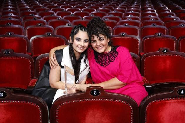 Bayan Layla and Sara Fazilat at the First Steps Awards ceremony on 8 10 2023 in Berlin First Steps Awards 2023 in Berlin
