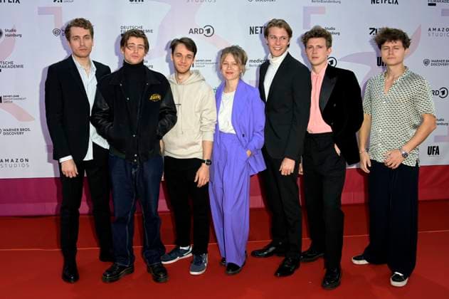 Laszlo Branko Breiding, Paul Lennard Sundheim, Fabian Hanis, Anna Bachmann, Richard Kreutz, Lennart Betzgen and Tom Böttcher at the 24 First Steps Awards ceremony at Theater des Westens Berlin, 08 10 2023 Foto:xF.xKernx xFuturexImagex fist_steps_3047