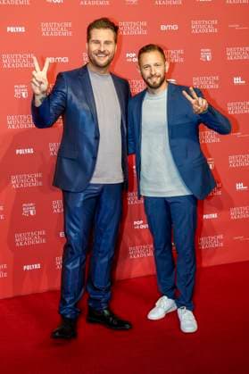 Maurice Gajda with friend Michael Barg at the award ceremony of the German Musical Theater Prize 2023 at the Theater des Westens Berlin, 09 10 2023 Foto:xB.xDummerx xFuturexImagex musicalpreis_3010