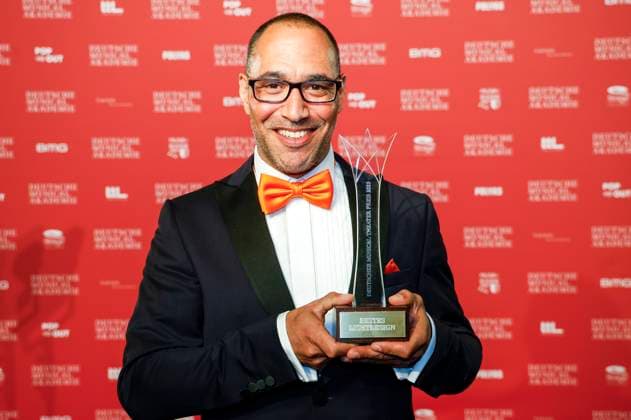 The award winner Best Lighting Design Raphael Aaron Moss at the award ceremony of the German Musical Theater Award 2023 at the Theater des Westens Berlin, 09 10 2023 Foto:xB.xDummerx xFuturexImagex musicalpreis_3052