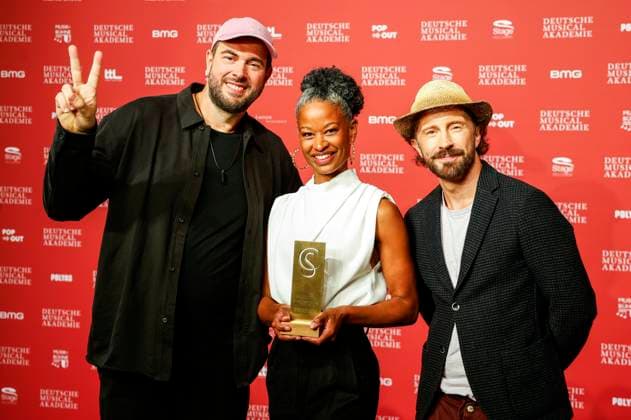 The Craig Simmons award winners for a production Sera Finale and Kevin Schroeder at the German Musical Theater Award 2023 ceremony at the Theater des Westens Berlin, 09 10 2023. Foto:xB.xDummerx xFuturexImagex musicalpreis_3057