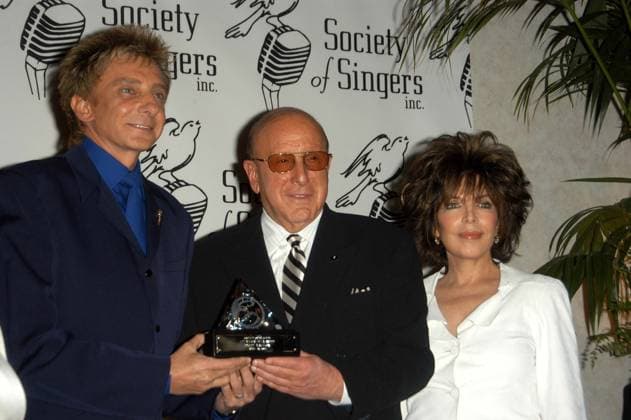 at the 2003 Society of Singers ELLA Awards, Beverly Hilton Hotel, Beverly Hills, CA 04-28-03 Barry Manilow, Clive Davis and Carol Bayer Sager at the 2003 Society of Singers ELLA Awards, Beverly Hilton Hotel, Beverly Hills, CA 04-28-03 Beverly Hills Calif United States EDITORIAL USE ONLY Copyright: xx s_bukleyx icphotos051291