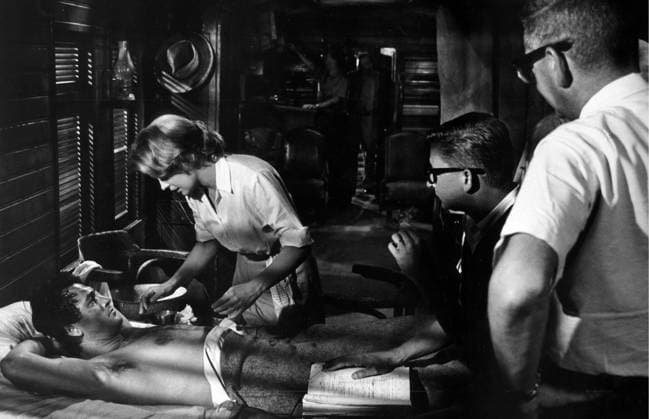 Film The Spiral Road Director Robert Mulligan with Actors Rock Hudson and Gena Rowlands at the set of the film Paramaribo Suriname  Copyright: xLeoxFuchsx 0210_hudson_mulligan_the_spiral_road_rehearsal_set