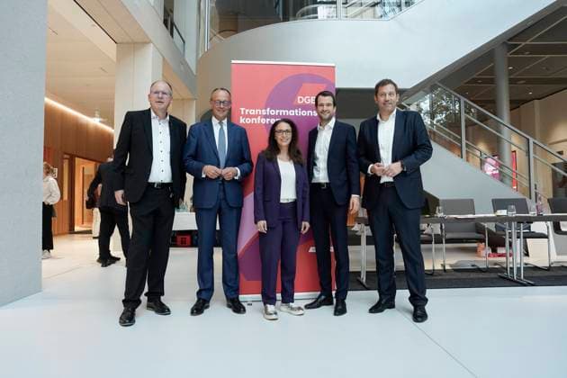 DGB, 2 Jahre Ampel-Regierung, Veranstaltung 2 Jahre Ampel-Regierung – Wo stehen wir bei der sozial-ökologischen Transformation? Lars Klingbeil, MdB, Vorsitzender SPD, Friedrich Merz, MdB, Vorsitzender CDU, Johannes Vogel, MdB, stellvertretender Bundesvorsitzender FDP, Yasmin Fahimi, DGB-Vorsitzende Berlin Berlin GER *** DGB, 2 Jahre Ampel Regierung, Event 2 Jahre Ampel Regierung - Wo stehen wir bei der sozial ökologischen Transformation Lars Klingbeil, MdB, Chairman SPD, Friedrich Merz, MdB, Chairman CDU, Johannes Vogel, MdB, Deputy Federal Chairman FDP, Yasmin Fahimi, DGB Chairwoman Berlin Berlin GER