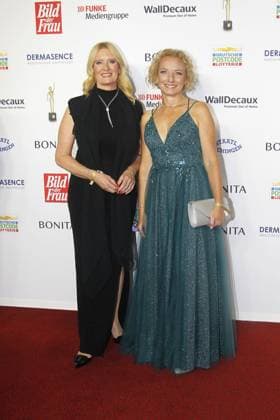 Claudia Kleinert and Karin Lange at the award ceremony Goldene Bild der Frau on 11 10 2023 in Hamburg Goldene Bild der Frau award ceremony 2023 in Hamburg
