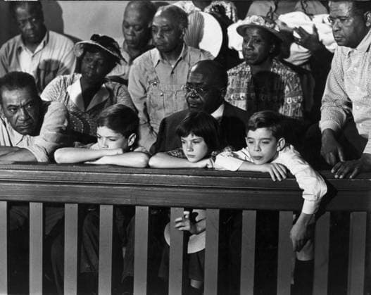 Film To Kill A Mockingbird Actors John Megna and Philip Alford and actresses Mary Badham in a scene of the film Monroeville, Alabama USA  Copyright: xLeoxFuchsx 1080 Mary Badham Scout boy courtroom two (To Kill a Mockingbird)