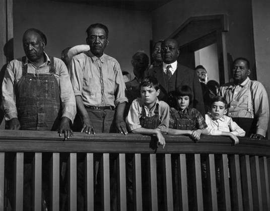 Film To Kill A Mockingbird Actors John Megna and Philip Alford and actresses Mary Badham in a scene of the film Monroeville, Alabama USA  Copyright: xLeoxFuchsx 1081 Mary Badham Scout boy courtroom three (To Kill a Mockingbird)