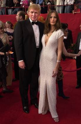at the 73rd Annual Academy Awards, Shrine Auditorium, Los Angeles, 03-25-01 DONALD TRUMP and MELANIA KNAUSS at the 73rd Annual Academy Awards, Shrine Auditorium, Los Angeles, 03-25-01 Los Angeles Calif United States EDITORIAL USE ONLY Copyright: xx s_bukleyx icphotos135254