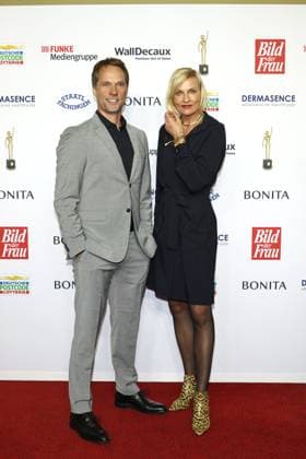 Golden image of the woman in Hamburg Matthias Schloo and Sanna Englund, award ceremony of the Golden image of the woman in the New Flora, Hamburg, 11 10 2023 Copyright: xEventpressxBecherx