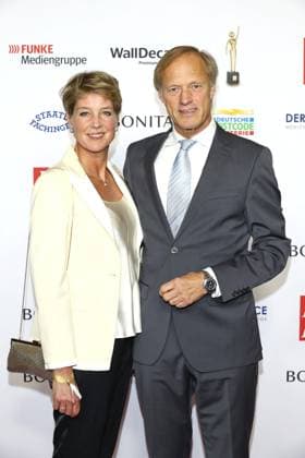 Goldene Bild der Frau in Hamburg Christina Block und Gerhard Delling, Verleihung der Goldene Bild der Frau in der Neuen Flora, Hamburg, 11.10.2023 *** Golden picture of the woman in Hamburg Christina Block and Gerhard Delling, award of the Golden picture of the woman in the new Flora, Hamburg, 11 10 2023 Copyright: xEventpressxBecherx
